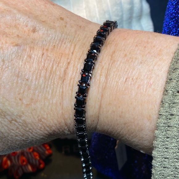 NWT 💎 HEMATITE JET BLACK 💎 ICONIC BRACELET UNISEX - Picture 9 of 12